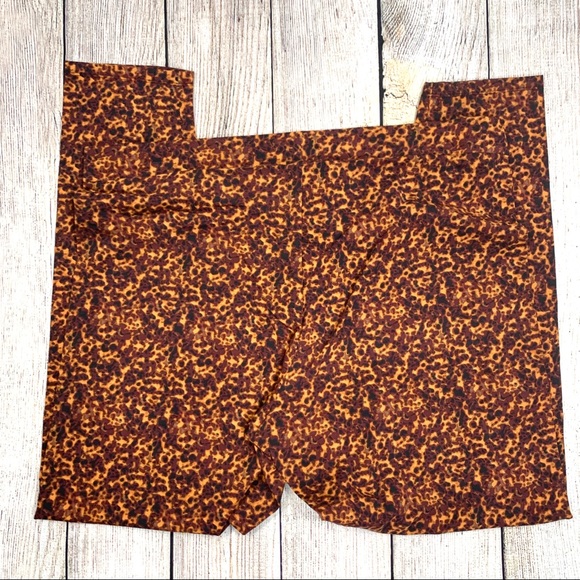 Simply Emma Animal Print Leggings Pants - Picture 5 of 8